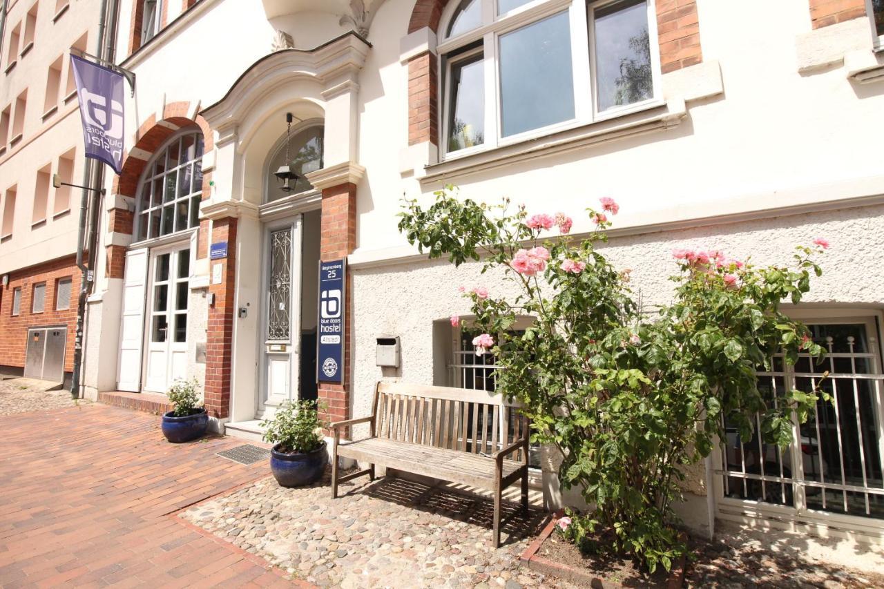 Blue Doors Hostel Altstadt รอสต็อค ภายนอก รูปภาพ